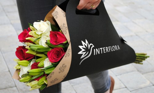 Фирменный стиль службы доставки цветов Interflora  Оди. О дизайне